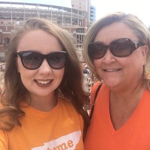 Meet your Posher, Carla